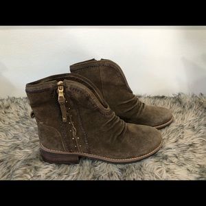 Latigo Distressed Leather Boots